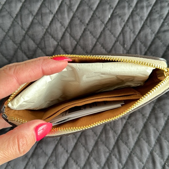 Coach wristlet - Picture 4 of 6